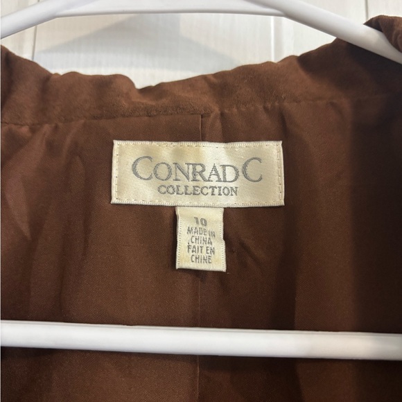 Elegant Brown Suede Blazer - Picture 2 of 3